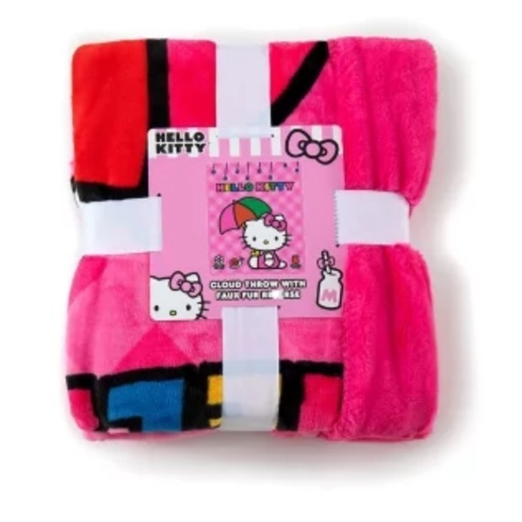 Hello Kitty "Rainy Day Kitty" 50" x 60" Cloud / Faux Fur Throw Blanket - Picture 4 of 7